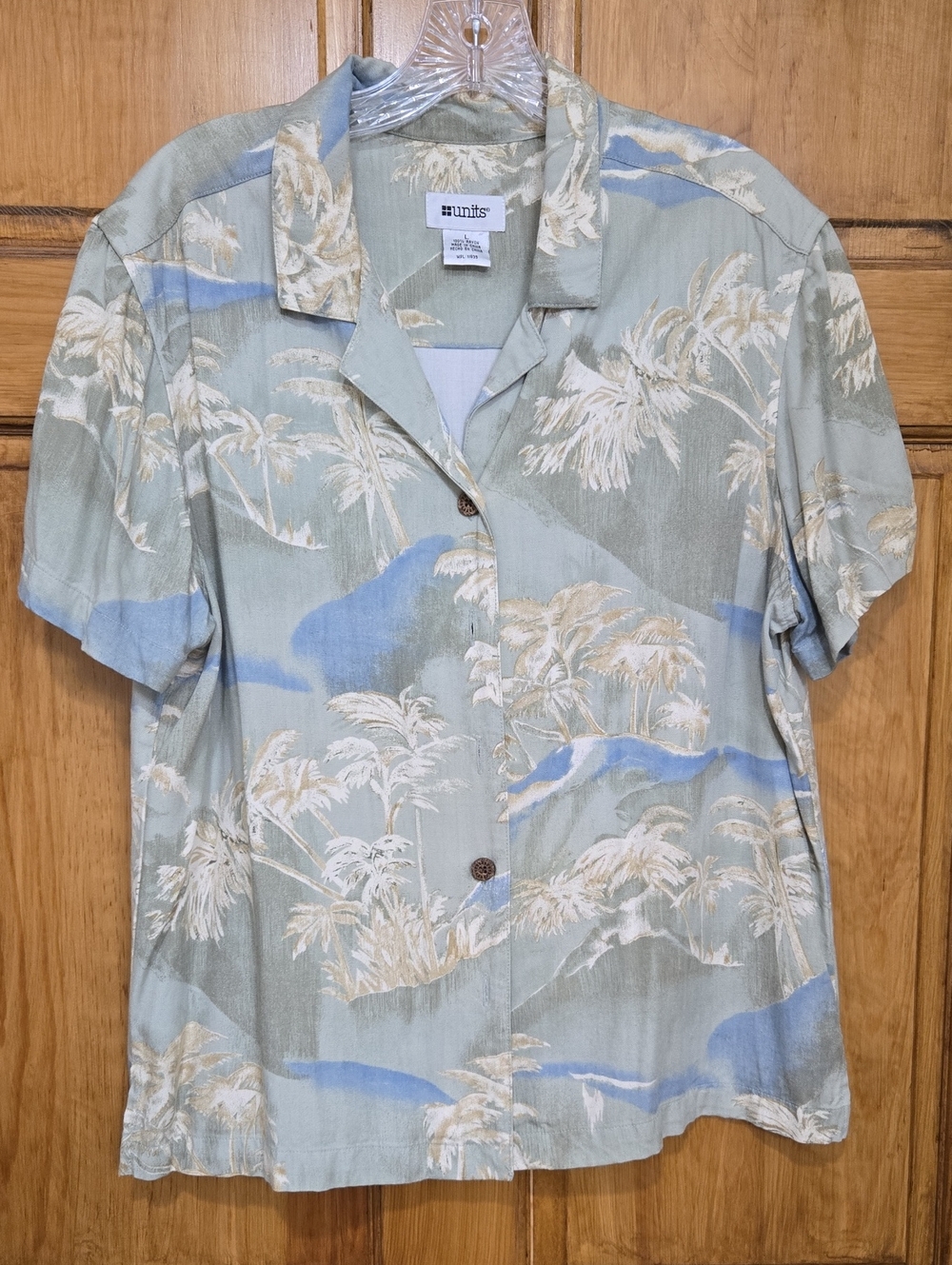 Units Vintage Short-Sleeve Button-Down Palm Print Shirt in Light Green